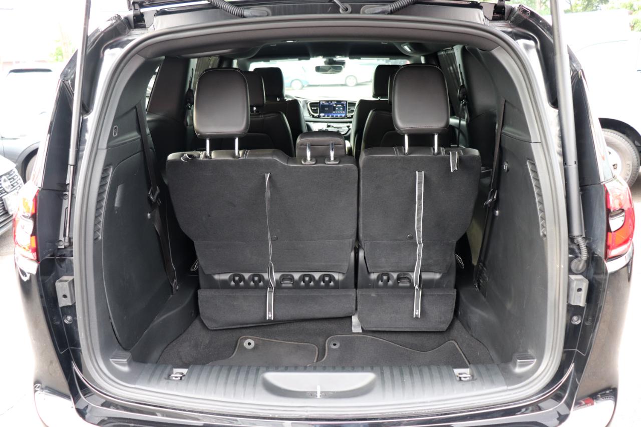Chrysler Pacifica Select FWD 2025