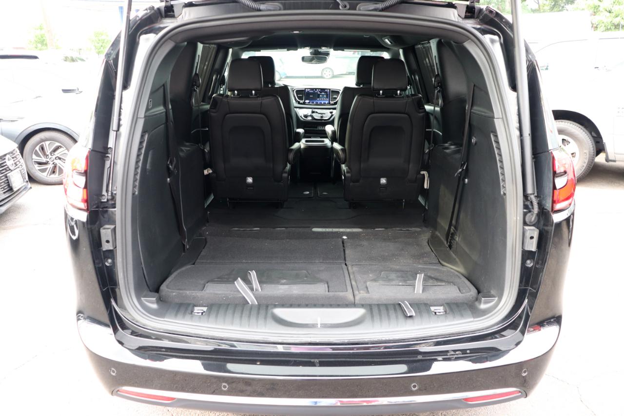 Chrysler Pacifica Select FWD 2025