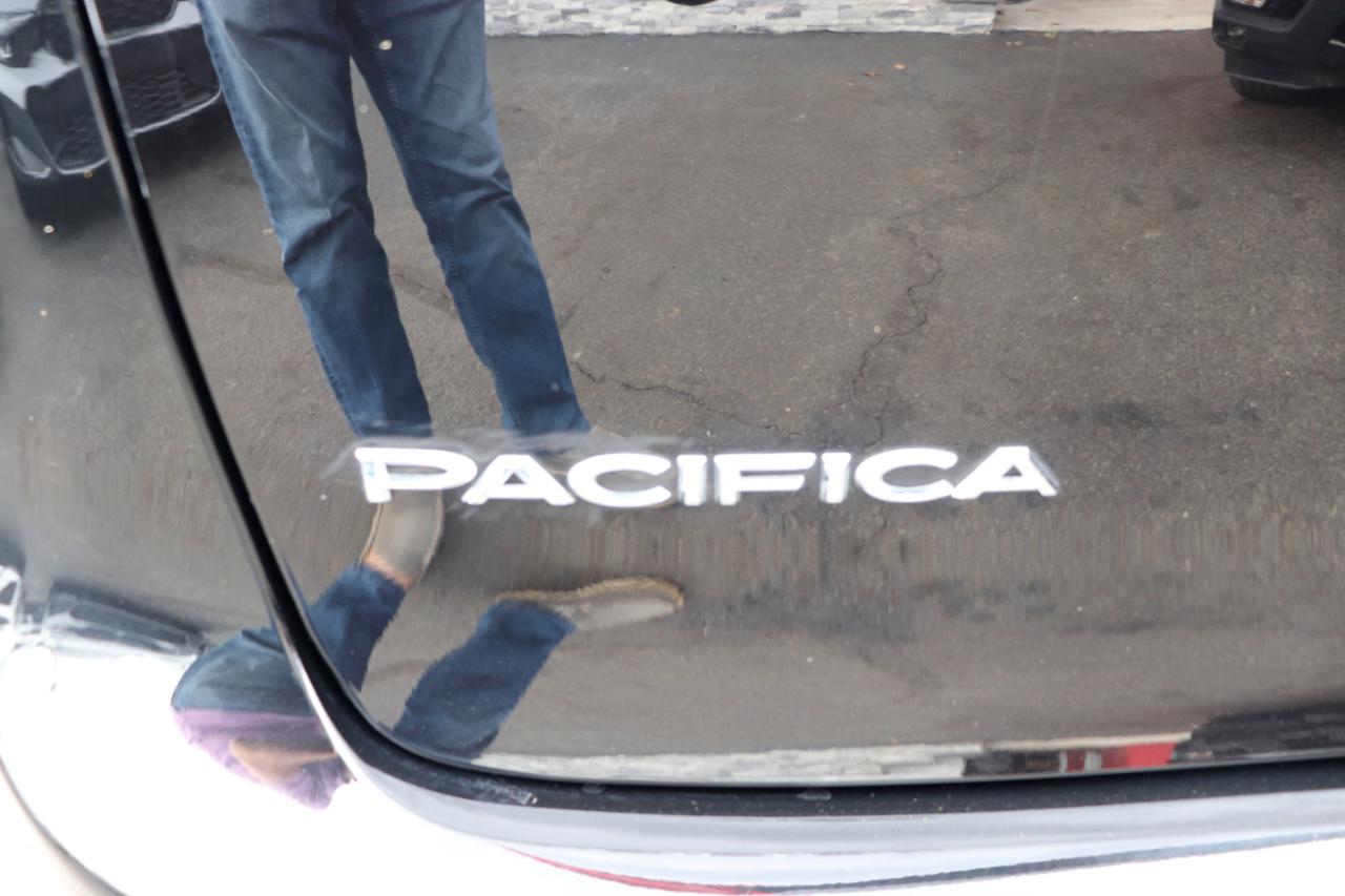 Chrysler Pacifica Select FWD 2025