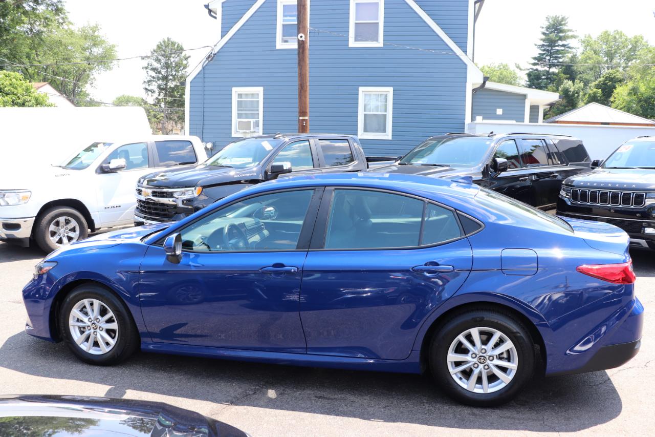 Toyota Camry LE (Natl) 2025