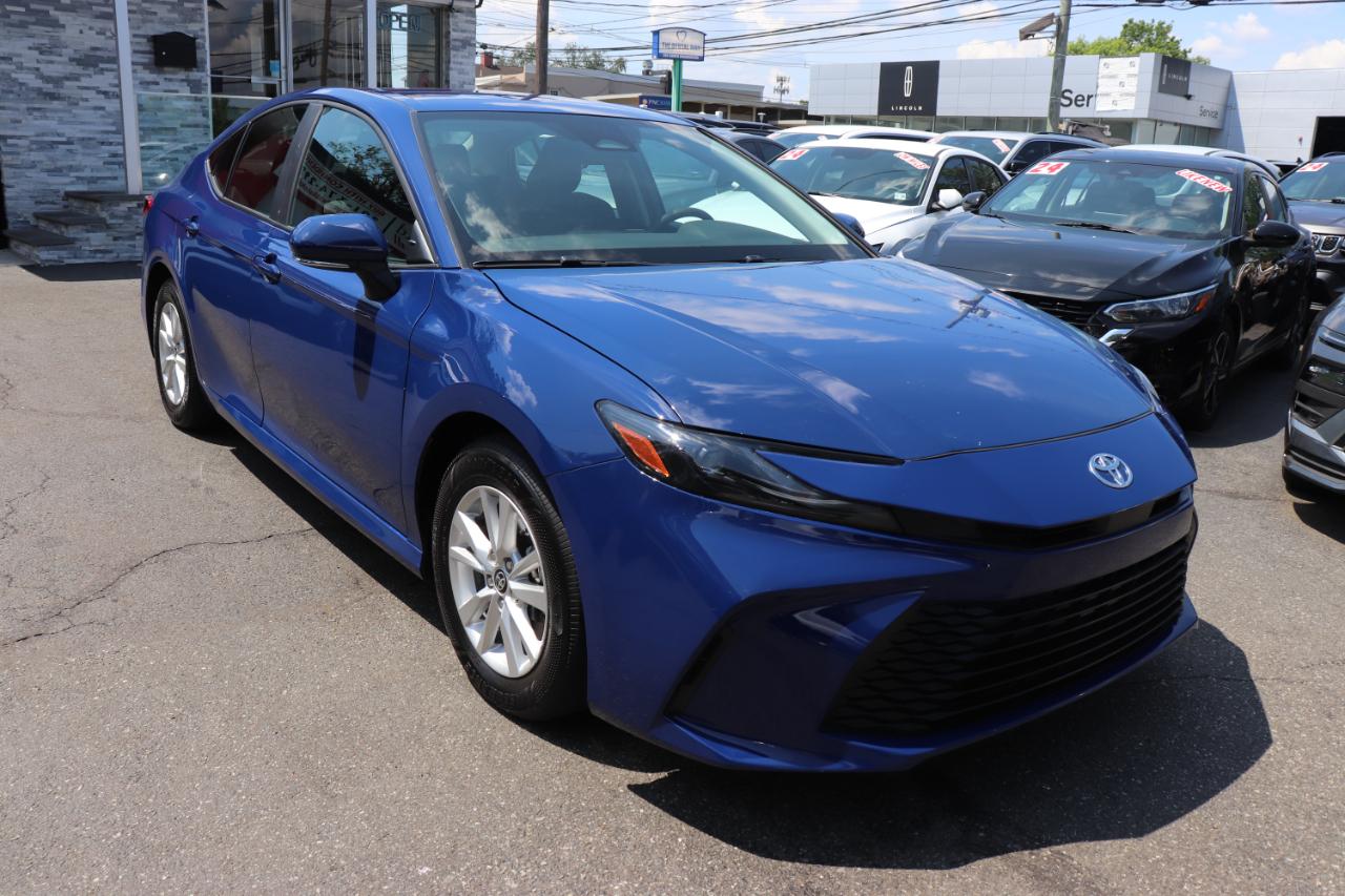 Toyota Camry LE (Natl) 2025