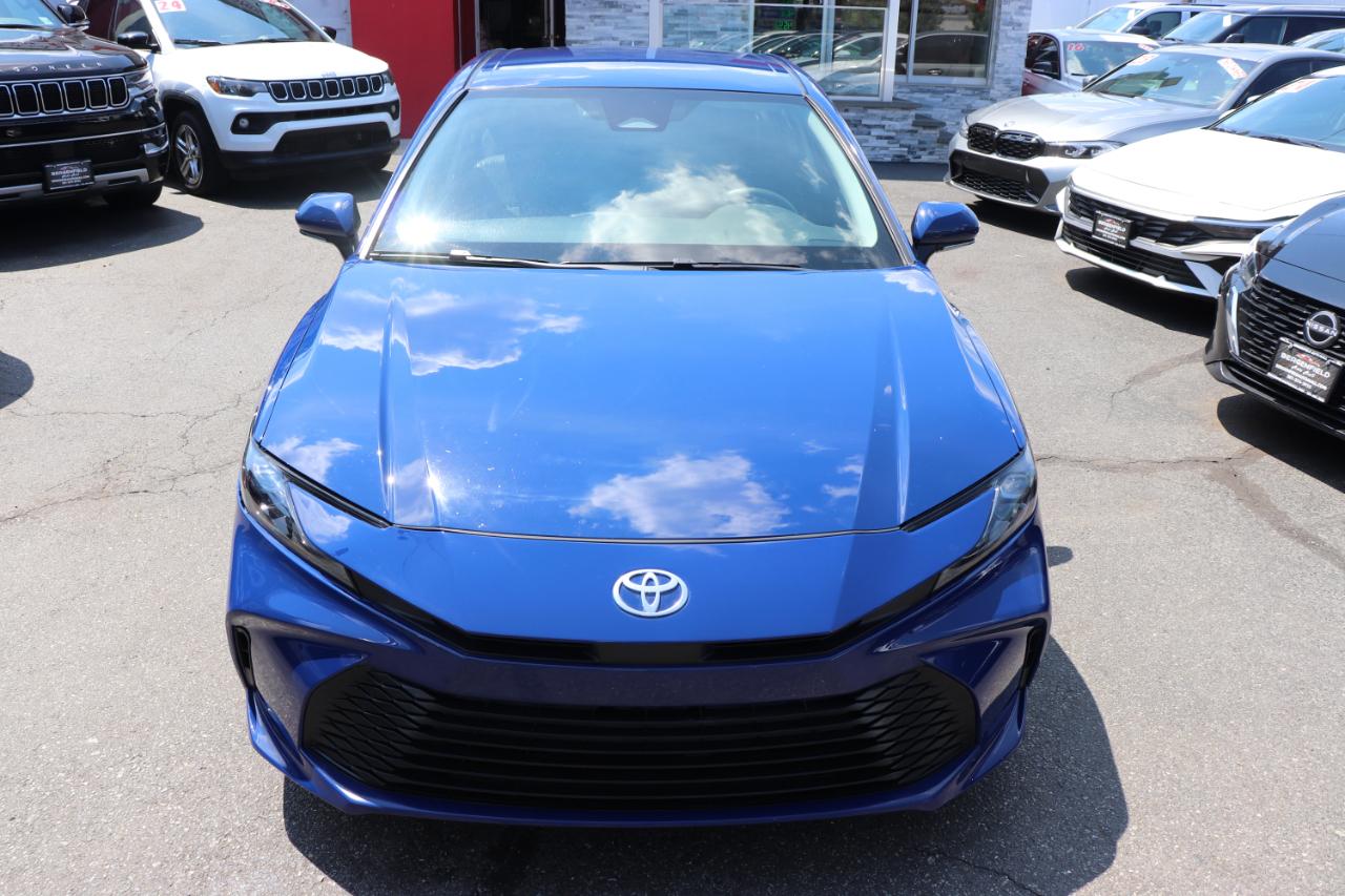 Toyota Camry LE (Natl) 2025