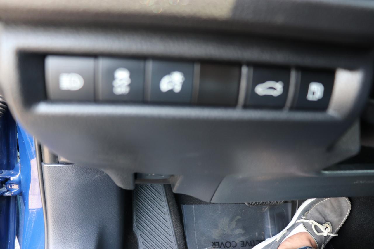 Toyota Camry LE (Natl) 2025