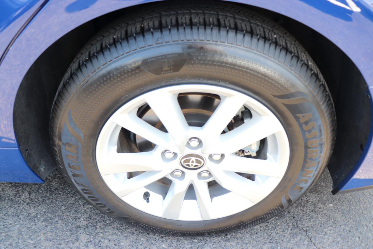 Toyota Camry LE (Natl) 2025