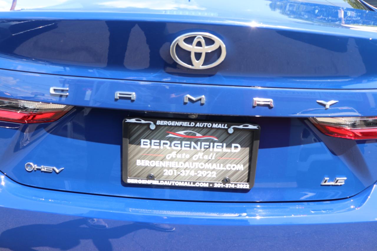 Toyota Camry LE (Natl) 2025