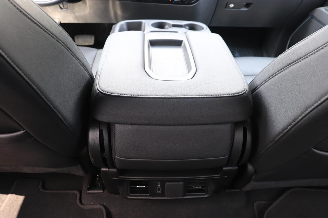 GMC Sierra 1500 4WD Crew Cab 147" SLT 2025