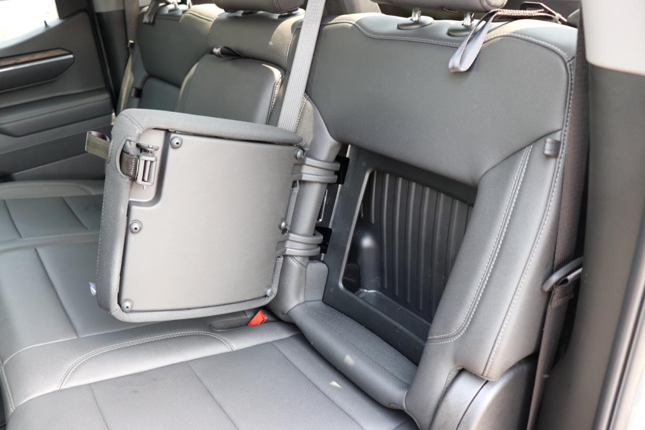 GMC Sierra 1500 4WD Crew Cab 147" SLT 2025