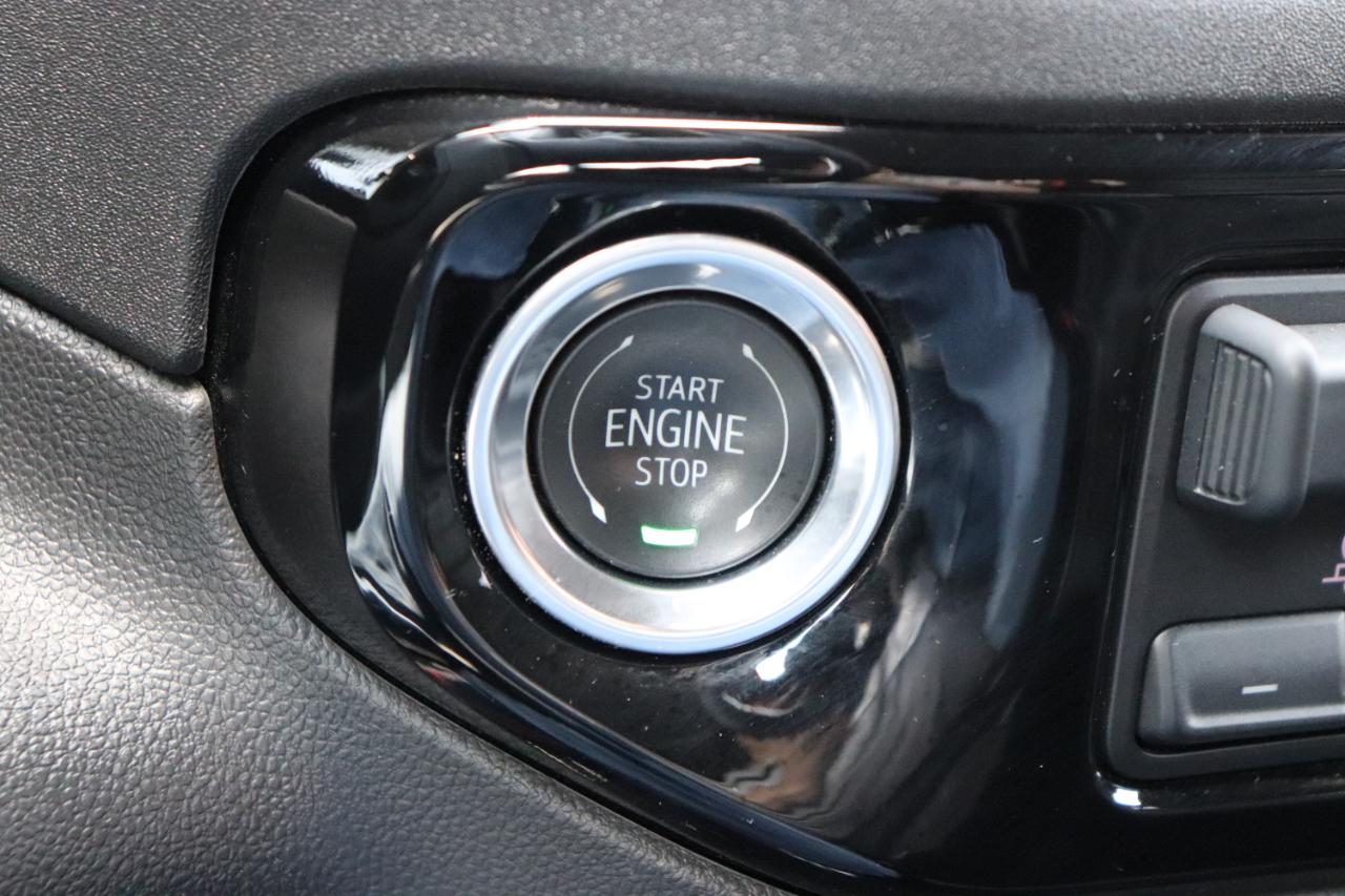 GMC Sierra 1500 4WD Crew Cab 147" SLT 2025