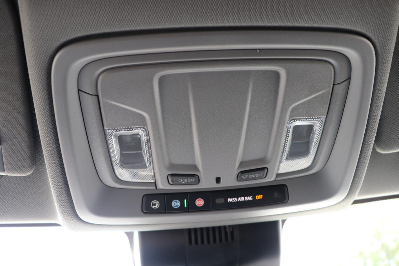 GMC Sierra 1500 4WD Crew Cab 147" SLT 2025