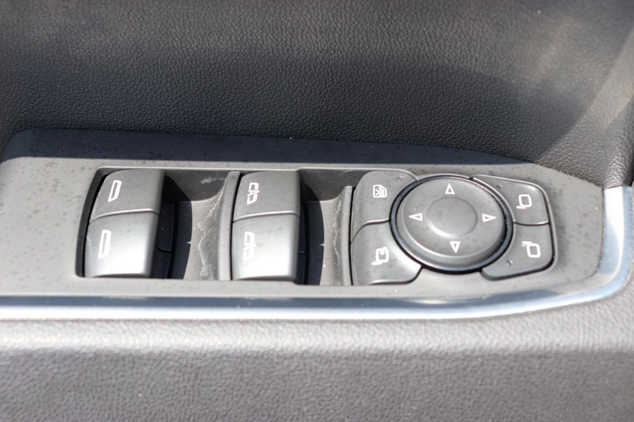 GMC Sierra 1500 4WD Crew Cab 147" SLT 2025