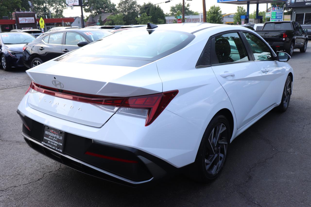 Hyundai Elantra SEL Convenience IVT 2025