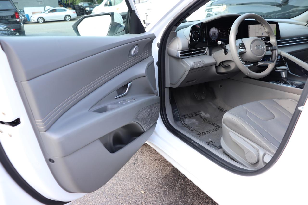 Hyundai Elantra SEL Convenience IVT 2025