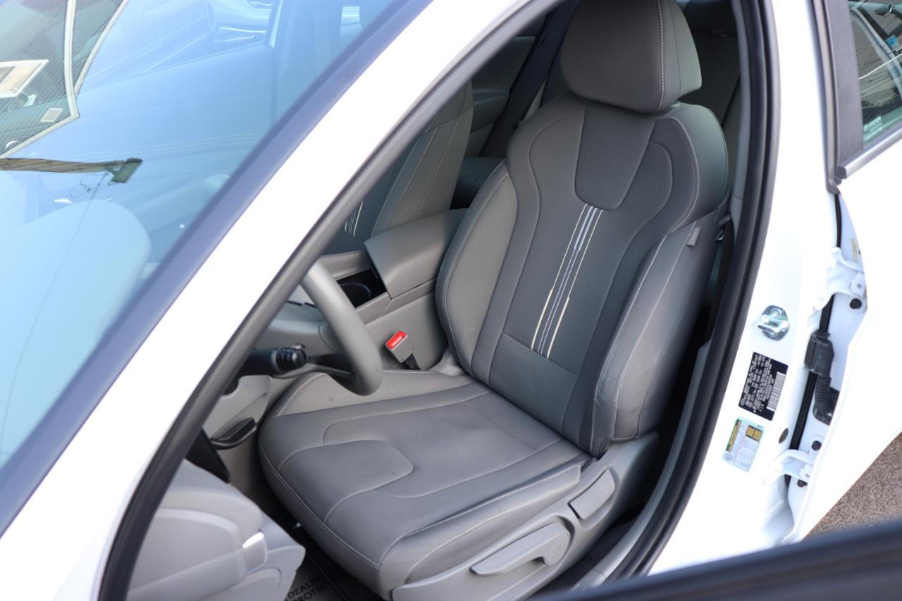 Hyundai Elantra SEL Convenience IVT 2025