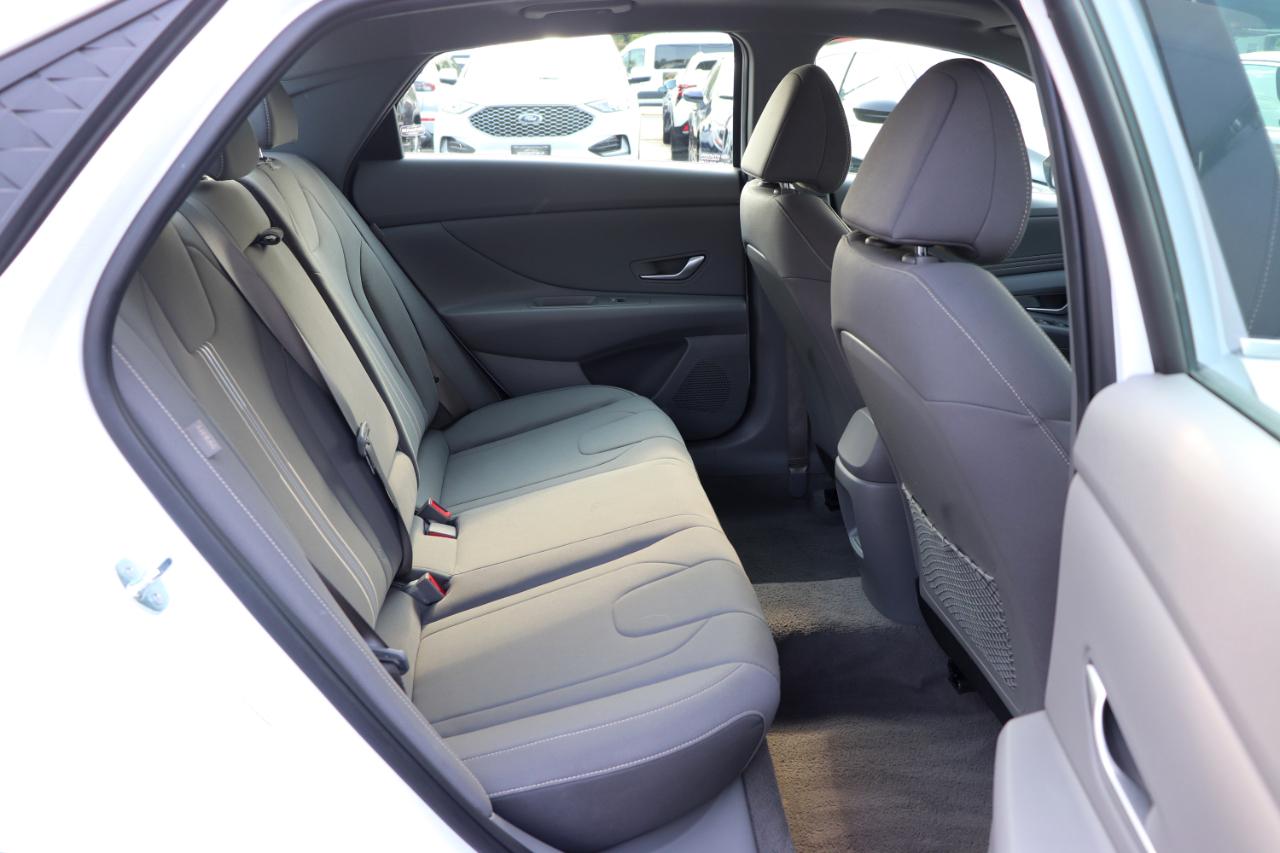 Hyundai Elantra SEL Convenience IVT 2025