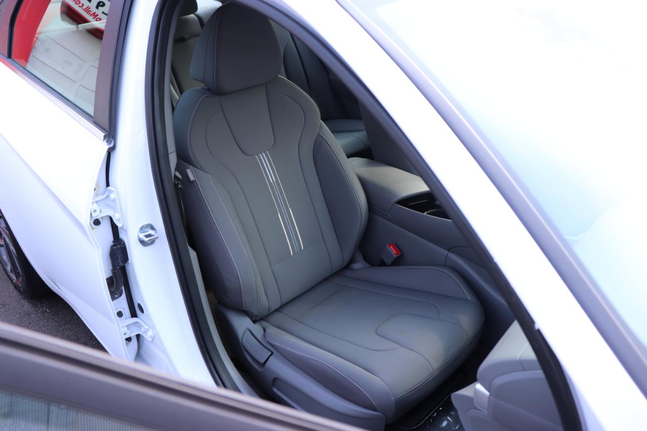 Hyundai Elantra SEL Convenience IVT 2025