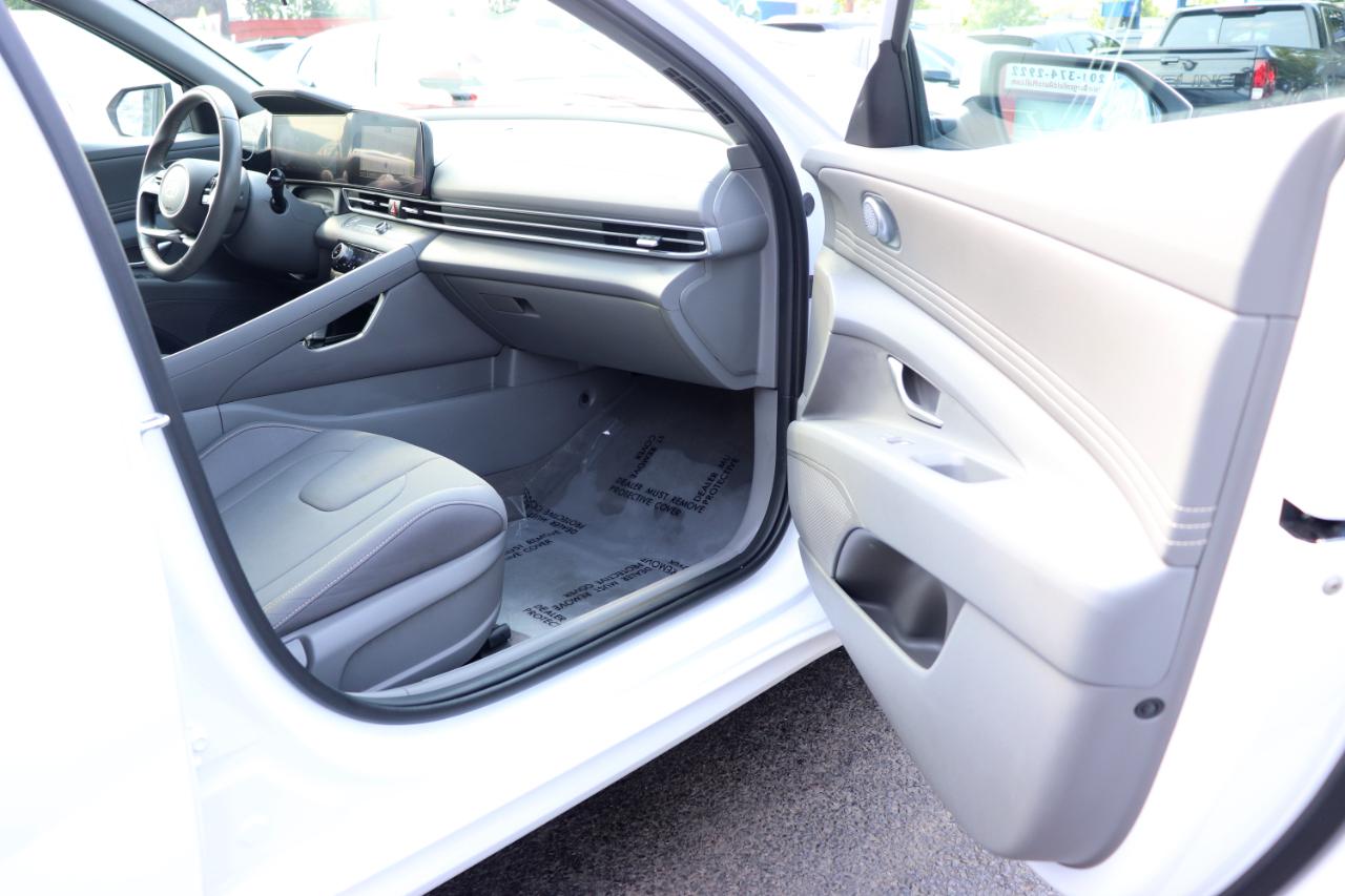 Hyundai Elantra SEL Convenience IVT 2025
