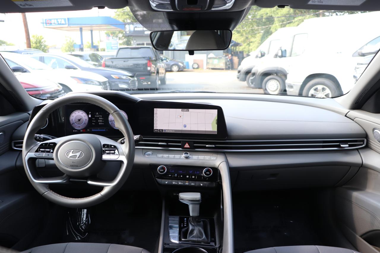 Hyundai Elantra SEL Convenience IVT 2025