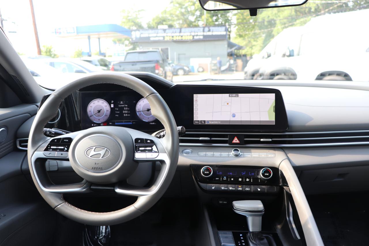 Hyundai Elantra SEL Convenience IVT 2025