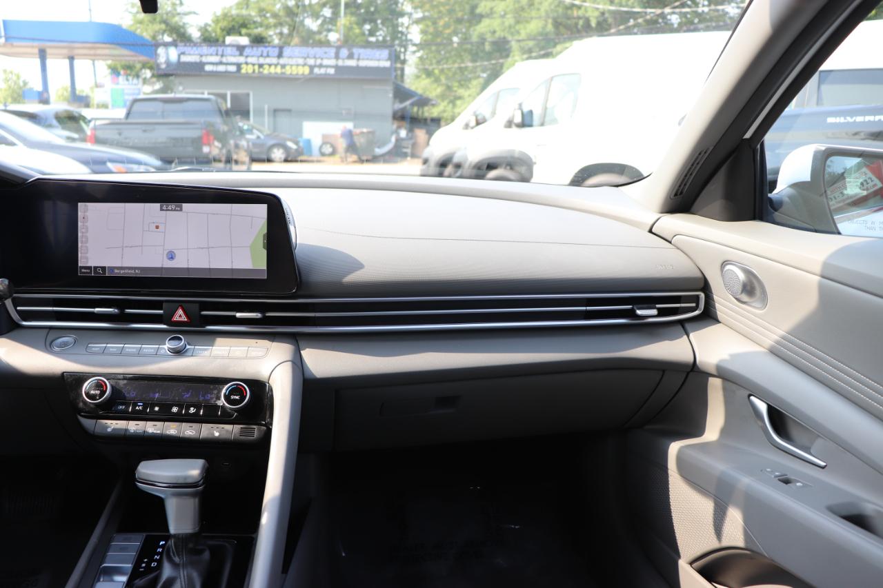 Hyundai Elantra SEL Convenience IVT 2025
