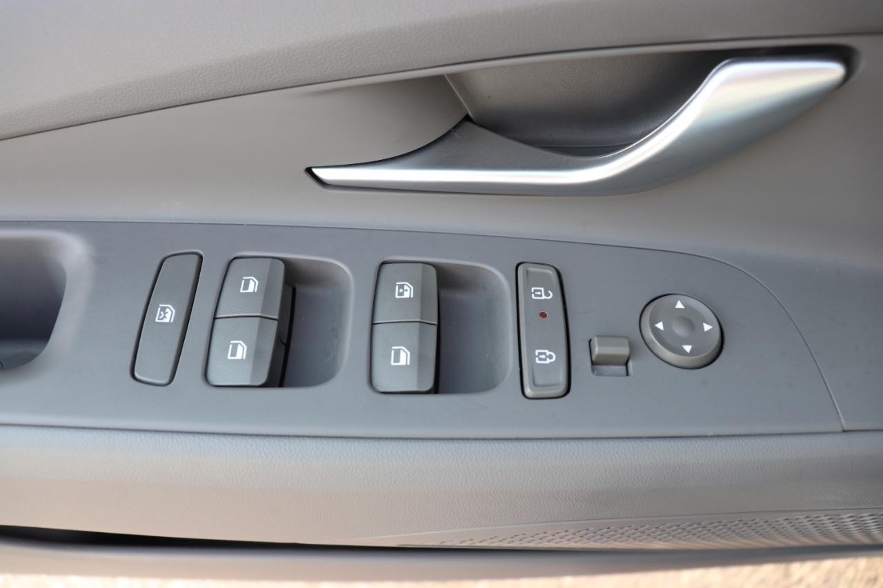 Hyundai Elantra SEL Convenience IVT 2025