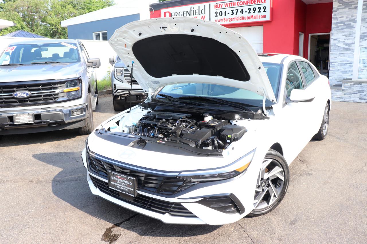 Hyundai Elantra SEL Convenience IVT 2025
