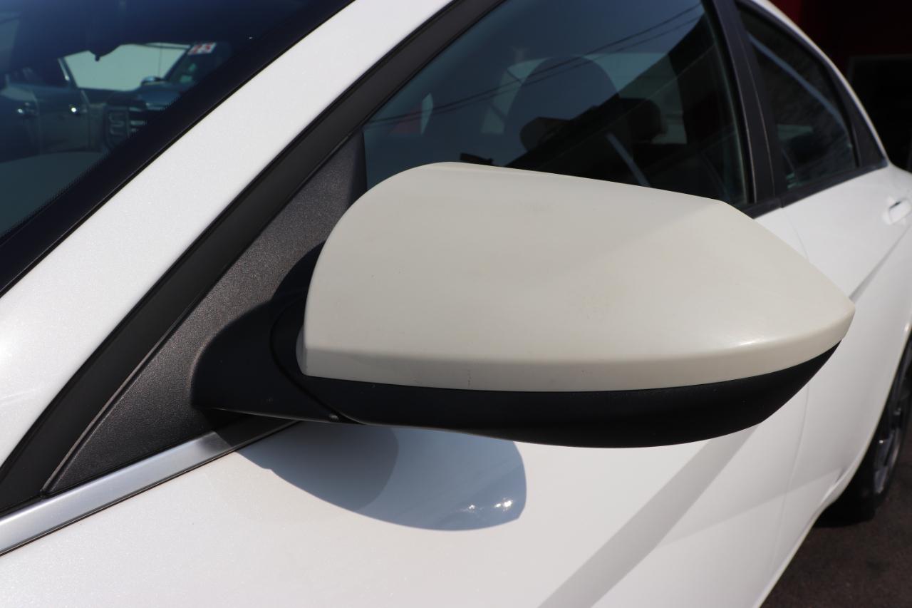 Hyundai Elantra SEL Convenience IVT 2025