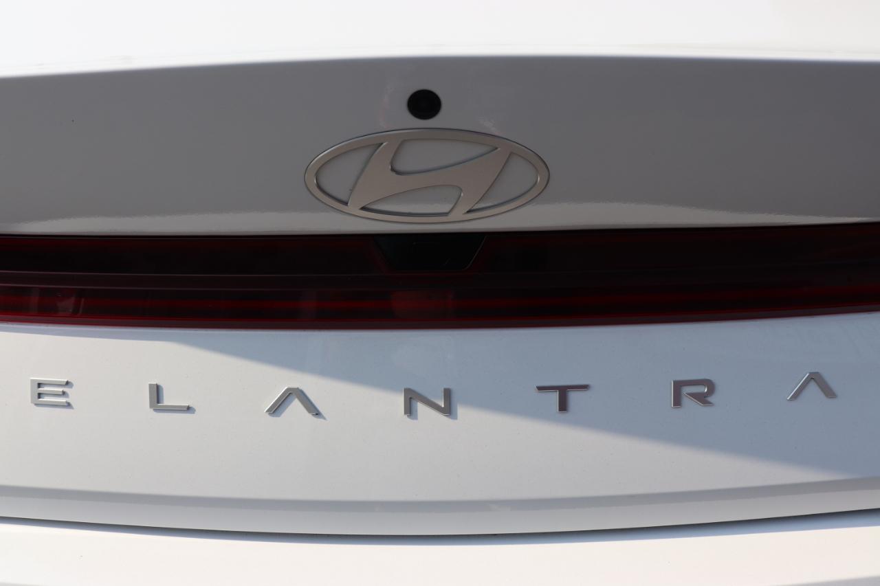 Hyundai Elantra SEL Convenience IVT 2025