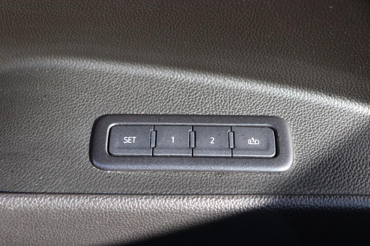 GMC Yukon XL 4WD 4dr SLT 2019