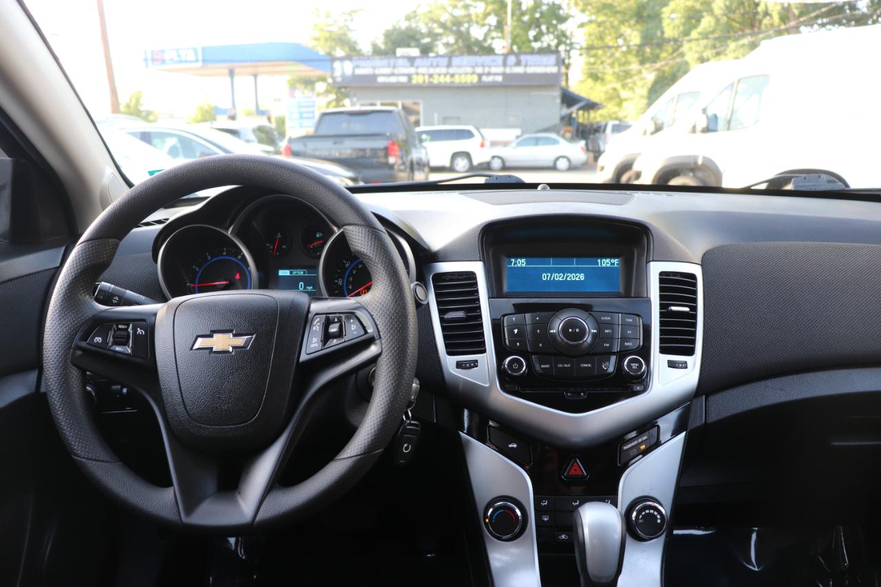 Chevrolet Cruze Limited 4dr Sdn Auto LT w/1LT 2016