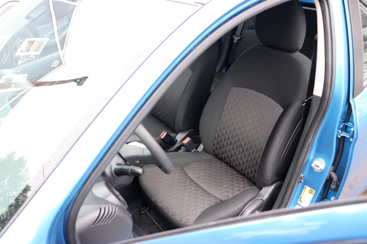 Mitsubishi Mirage ES CVT 2024