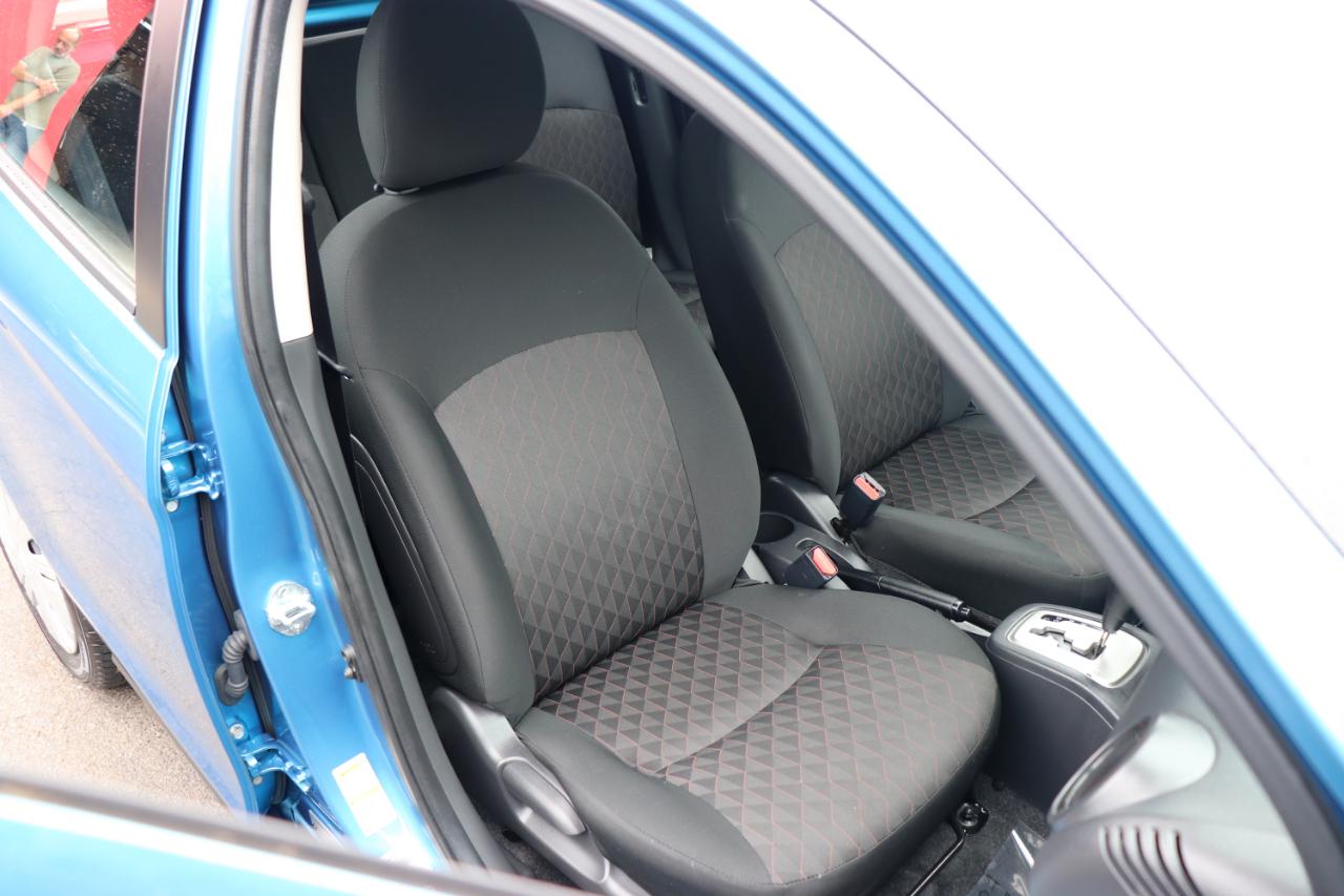 Mitsubishi Mirage ES CVT 2024