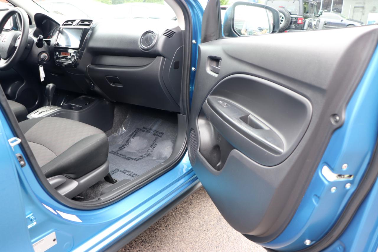 Mitsubishi Mirage ES CVT 2024