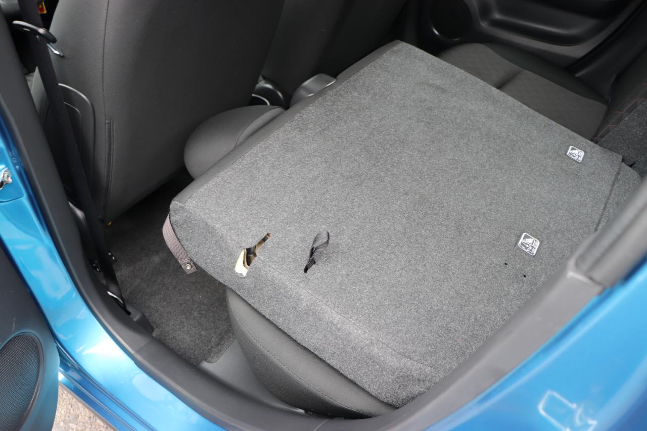 Mitsubishi Mirage ES CVT 2024