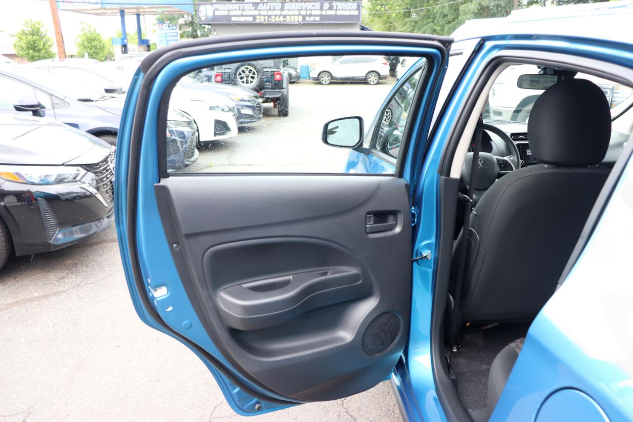 Mitsubishi Mirage ES CVT 2024