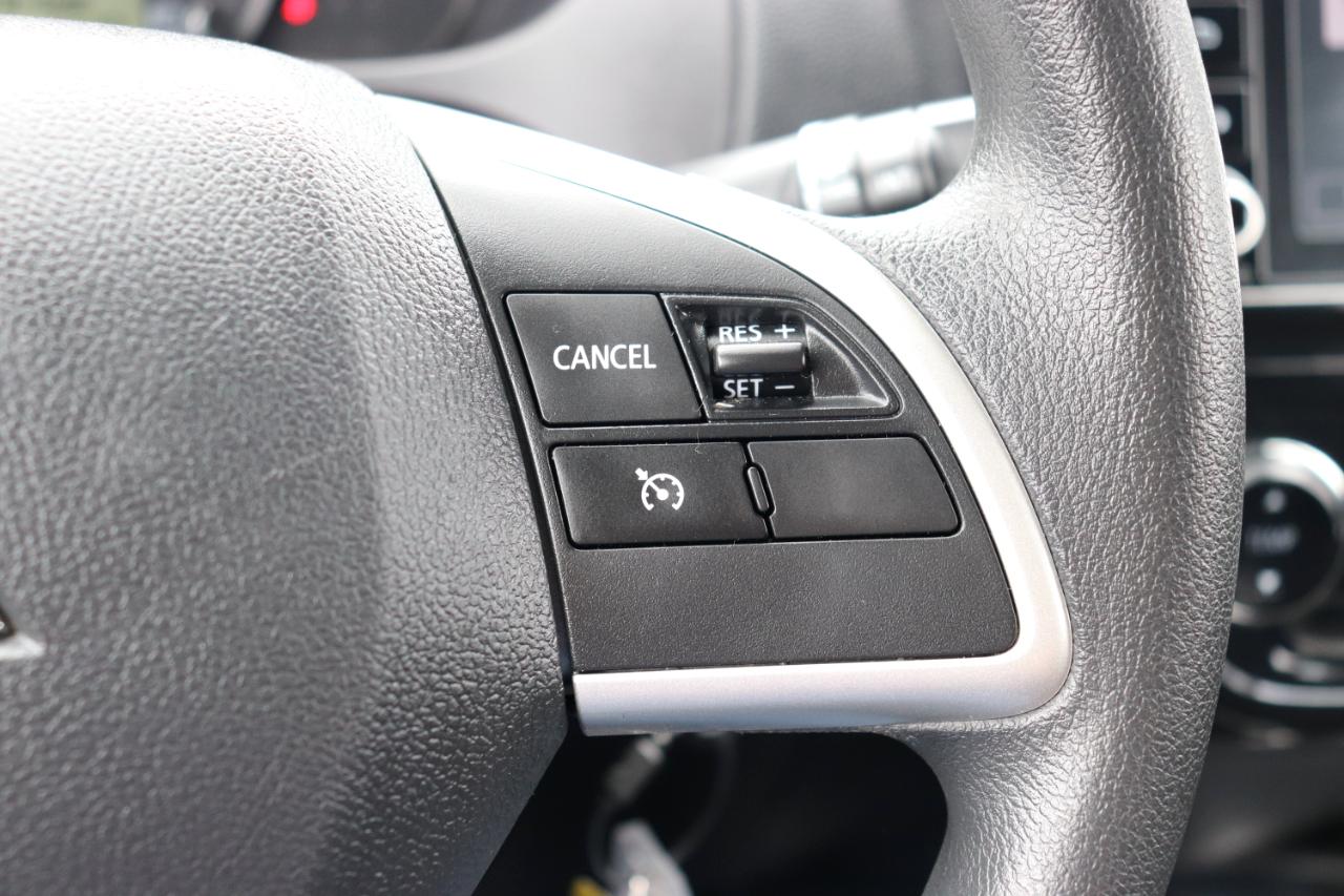 Mitsubishi Mirage ES CVT 2024