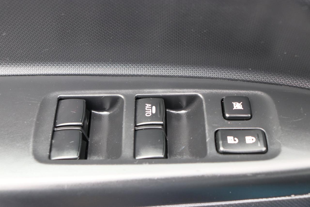 Mitsubishi Mirage ES CVT 2024