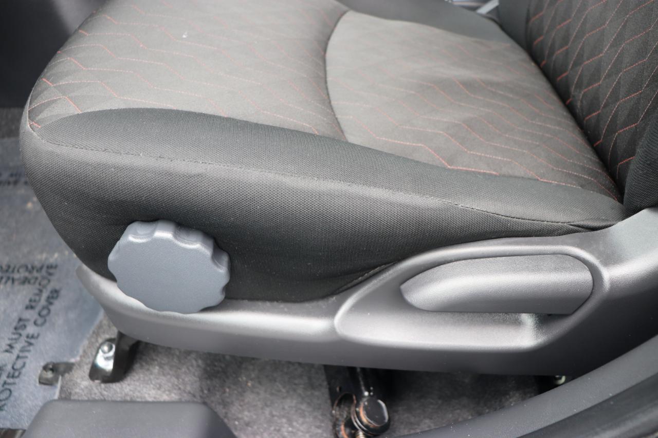 Mitsubishi Mirage ES CVT 2024