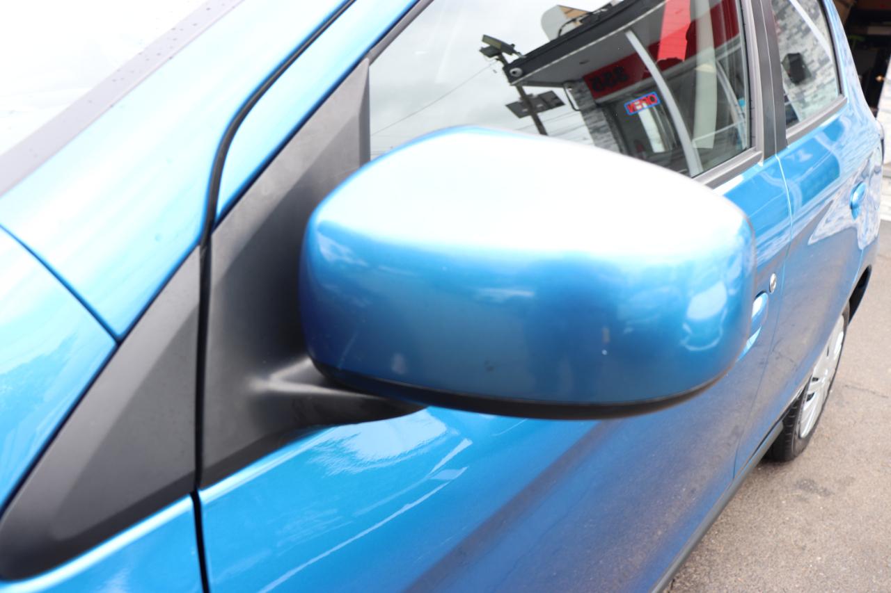 Mitsubishi Mirage ES CVT 2024