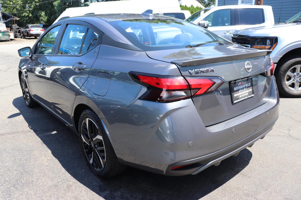 Nissan Versa SR CVT 2024