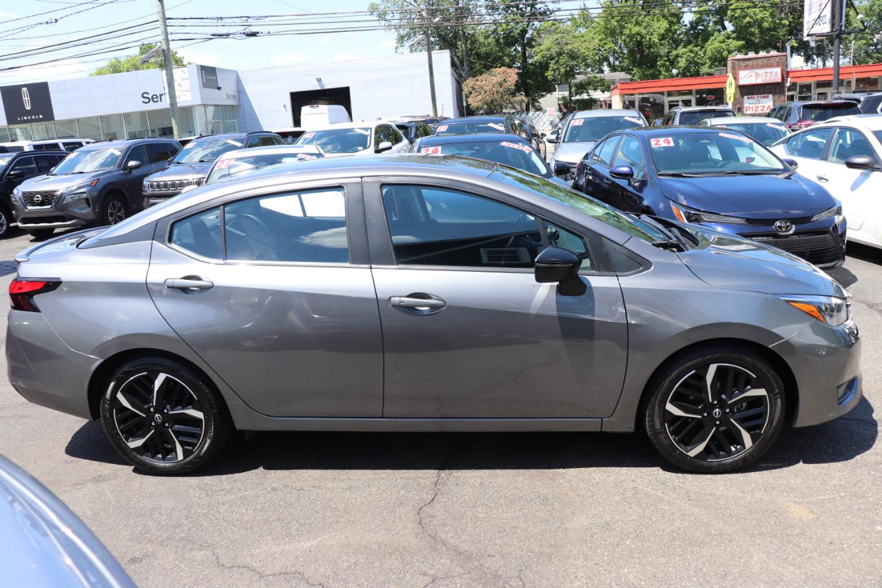Nissan Versa SR CVT 2024