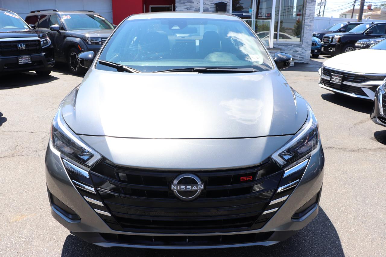 Nissan Versa SR CVT 2024