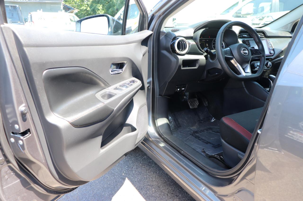 Nissan Versa SR CVT 2024