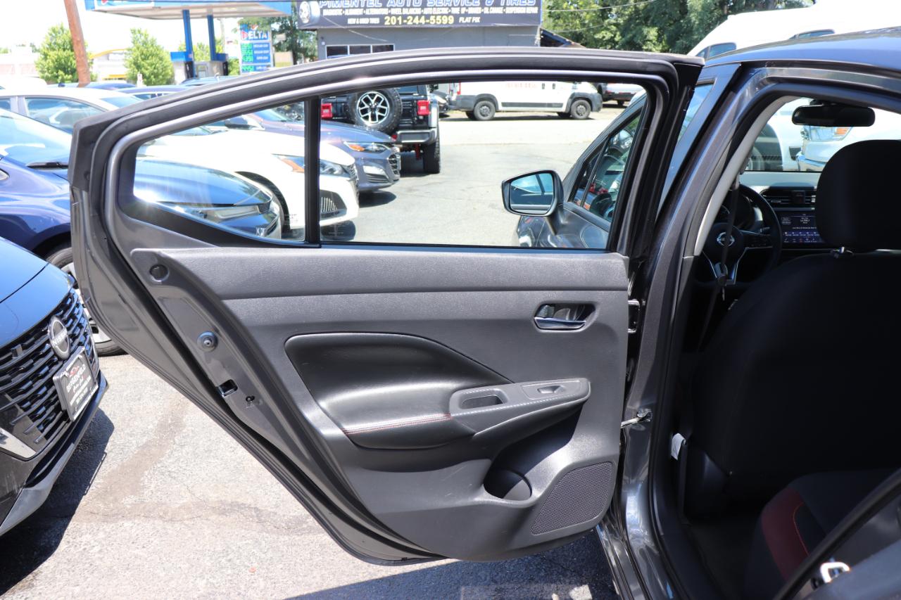 Nissan Versa SR CVT 2024