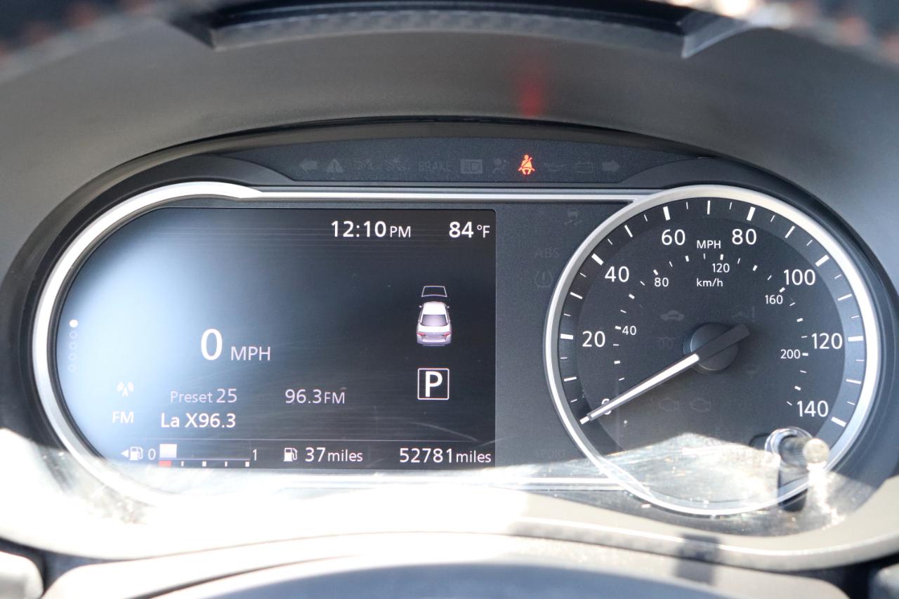 Nissan Versa SR CVT 2024