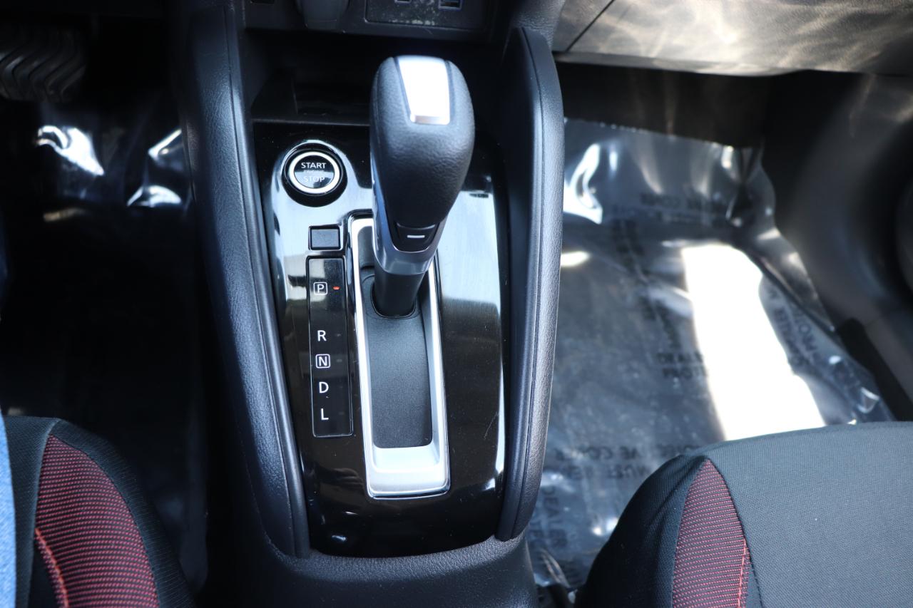 Nissan Versa SR CVT 2024