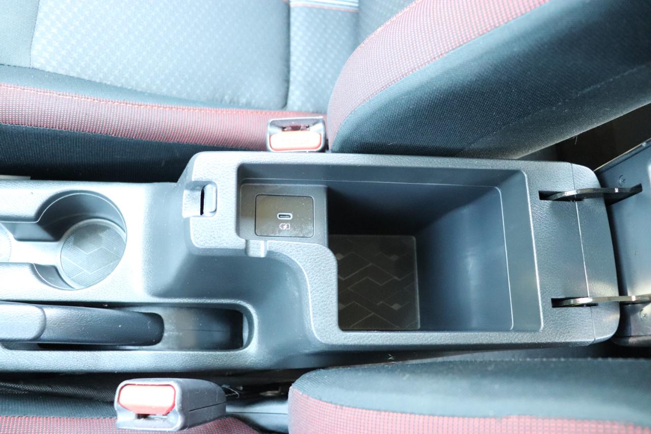 Nissan Versa SR CVT 2024