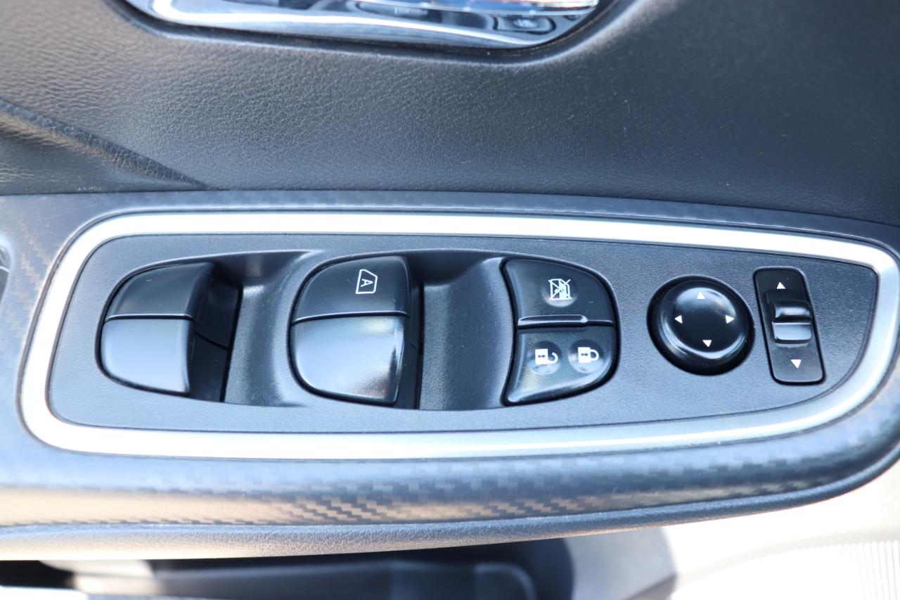 Nissan Versa SR CVT 2024