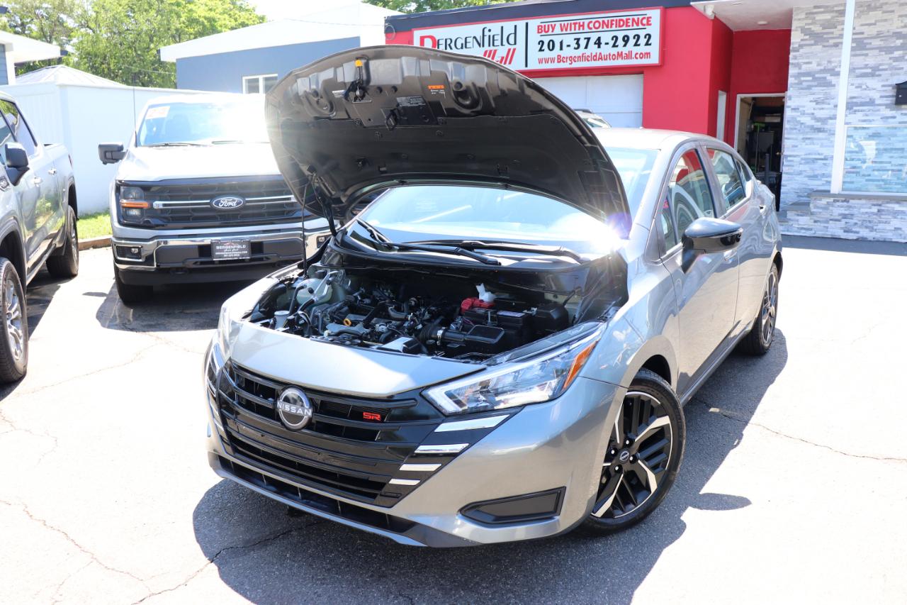Nissan Versa SR CVT 2024