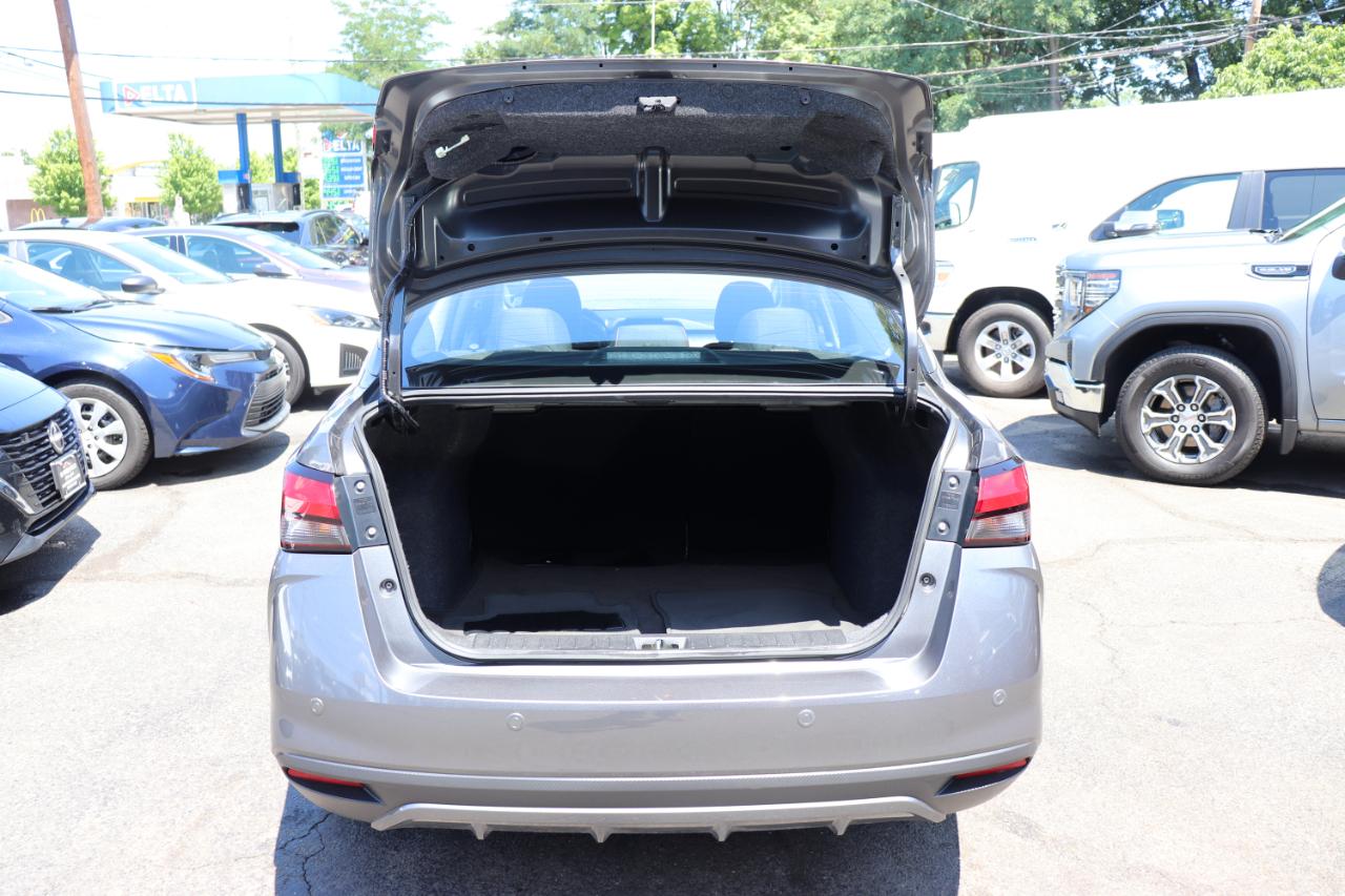 Nissan Versa SR CVT 2024