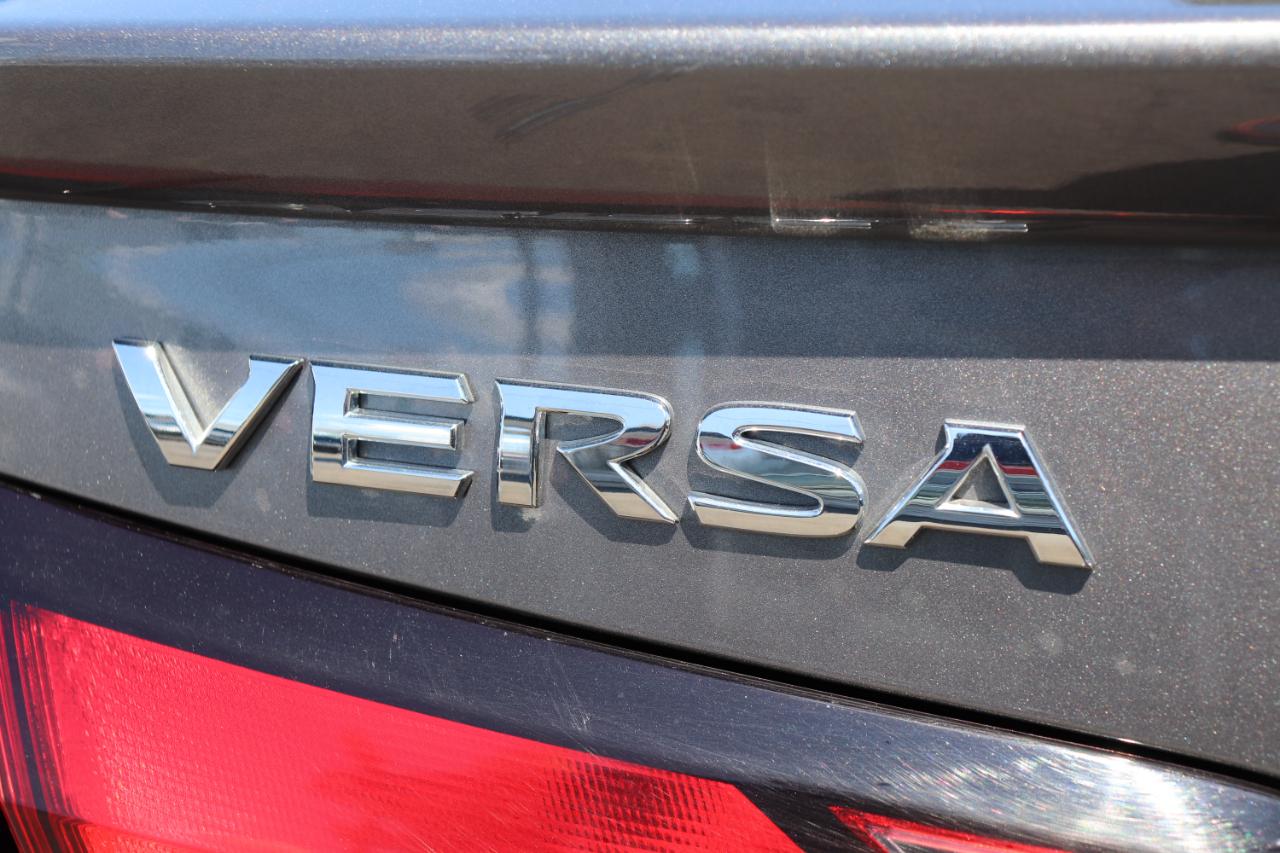 Nissan Versa SR CVT 2024